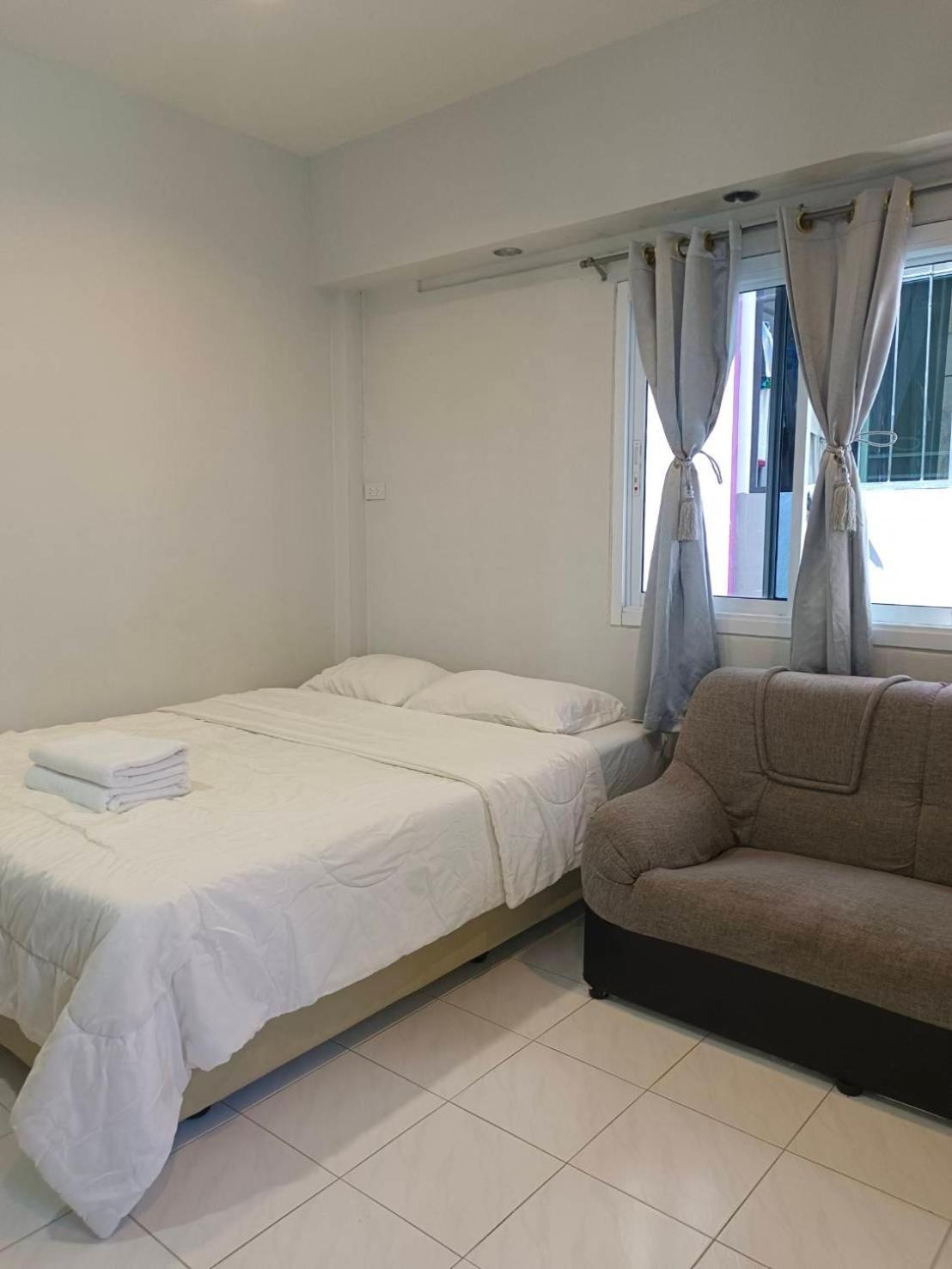 Gift House Hotel Hat Yai Exterior photo